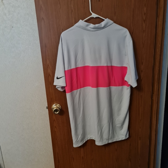 NWOT Men's Nike Golf Standed Fit Size XL - Picture 2 of 4